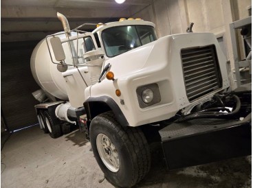 2000 MACK DM690 CONCRETE MIXER TRUCK - 2 UNITS AVAILABLE